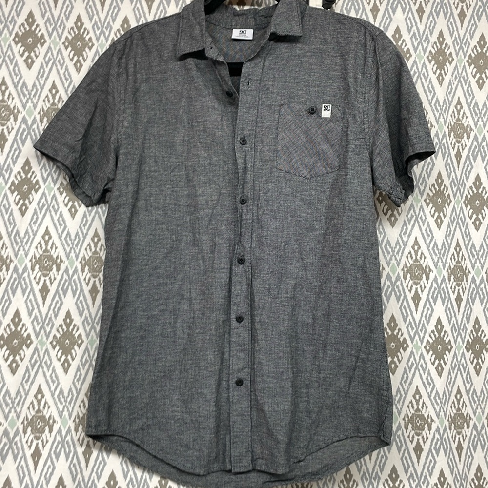 DC short sleeve, men’s shirt, size medium